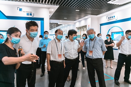 市人大常委会到创新创业园视察我市人才保障工作